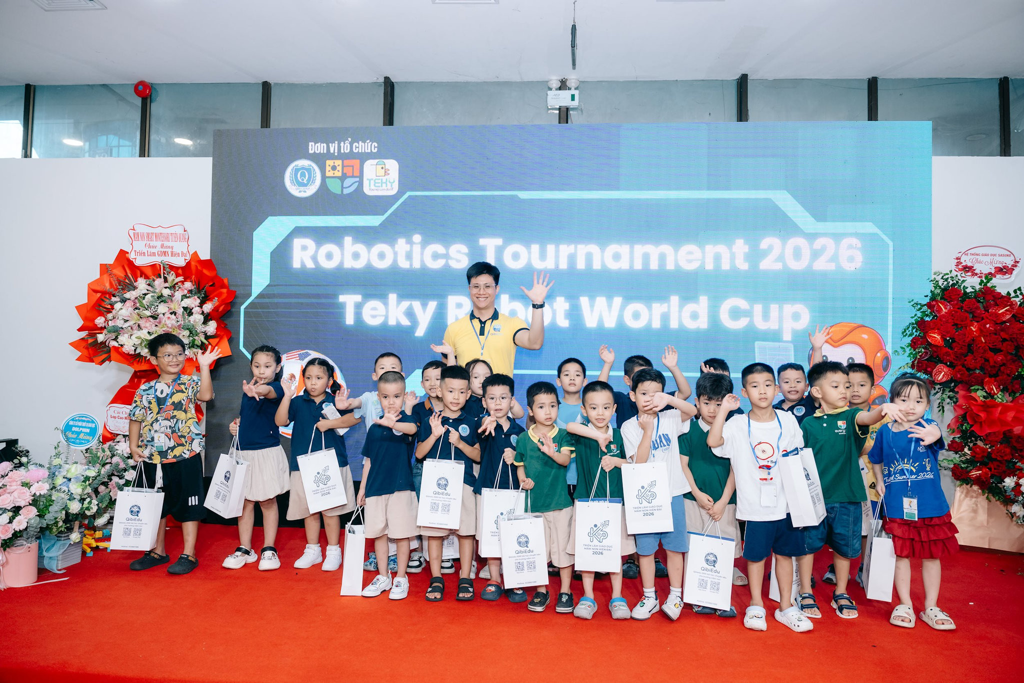 18 đội tranh tài trong không khí World Cup, mùa giải thứ hai bứt phá về chất lượng - giaoducthudo